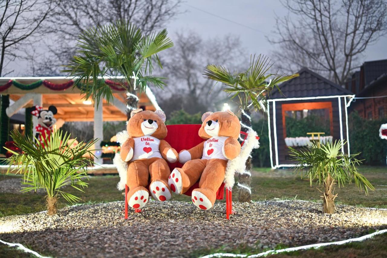 Lolini Bungalovi Novi Sad Esterno foto