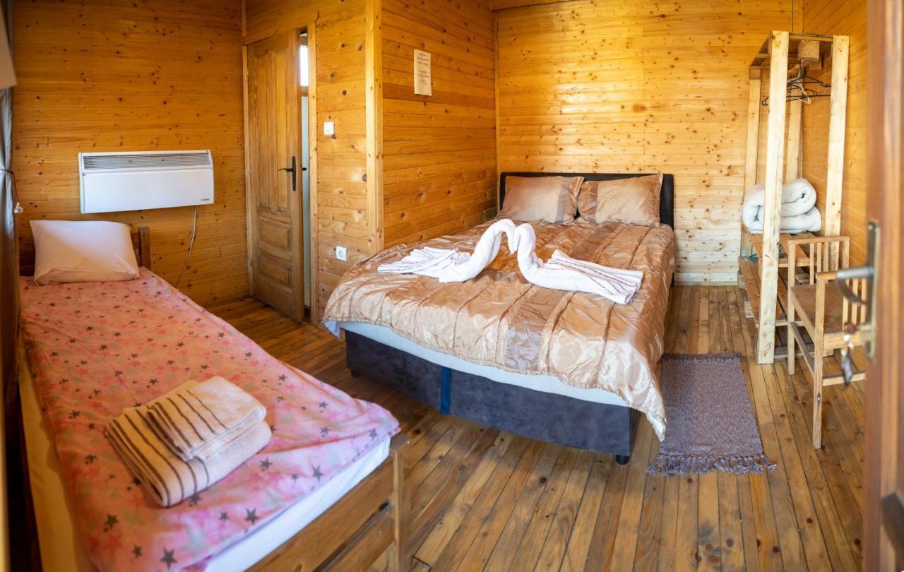 Lolini Bungalovi Novi Sad Esterno foto